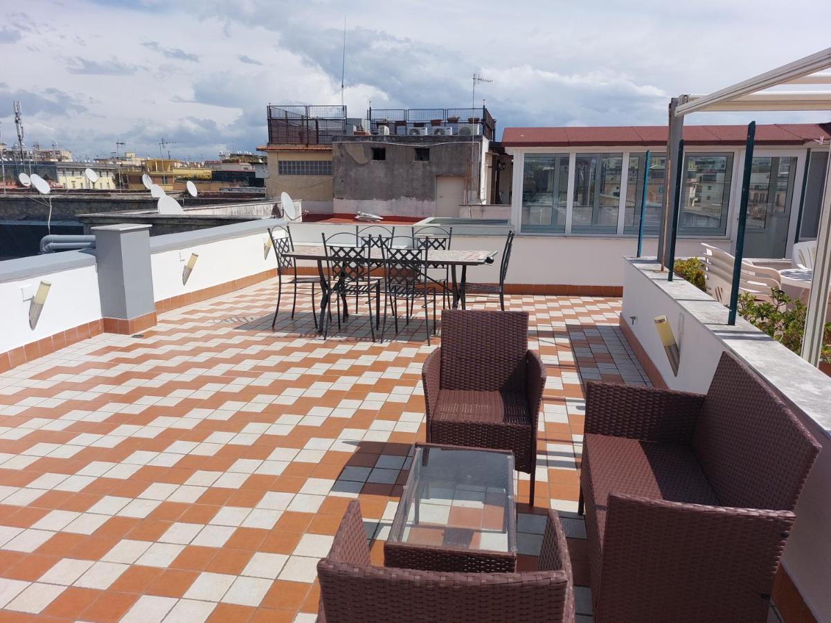 Raggio Di Sole Apartment Naples Luaran gambar