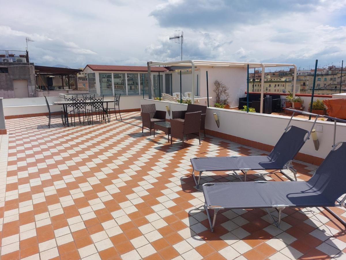 Raggio Di Sole Apartment Naples Luaran gambar